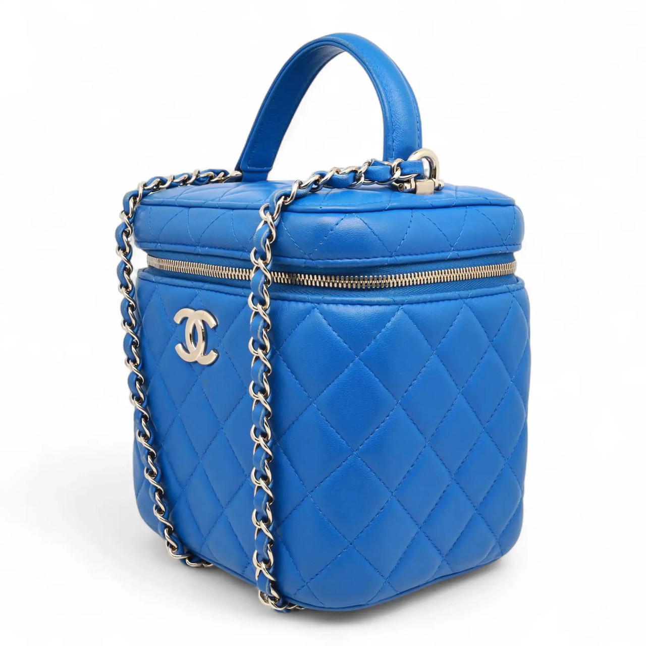 bunny　　CHANEL ネイビー ケース Chanel Top Handle Blue Small Vanity Case Crossbody Bag - Rachel Koen