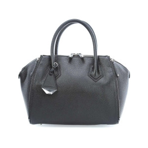 Presenting a new, tagless Rebecca Minkoff Mini Perry ladies handbag. This bag features striped polyester lining with three pockets, one of which is a zippered compartment. Made of grained cowhide, it includes a decorative pendant, a pocket on the back with a magnetic lock, and a front pocket also with a magnetic lock. The bag's size is expandable and it closes with two-way zippers. It comes with two leather carrying handles and a removable, adjustable shoulder strap for over-the-shoulder wear. The logo plate is made of metal and situated on the back. The fittings are made of silver-colored metal and there are four metal feet at the base for added stability.