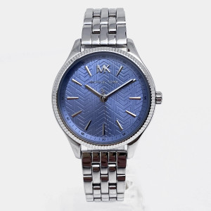 Front Full View Of Michael Kors MK6639 Stainless Steel Watch Display Model Condition {Product Condition}
