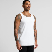 A man models a white organic rib singlet, featuring a simple design and a logo on the fabric.