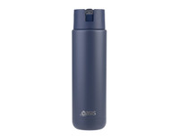 A drink bottle in navy blue with a sleek design and a lid, featuring a logo on the front.