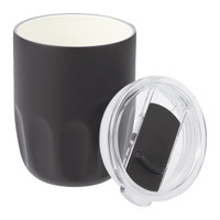 A drink bottle featuring a matte black exterior and a ceramic liner, accompanied by a clear lid.