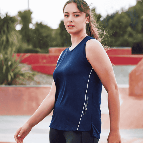 A navy singlet featuring a sleek design with white detailing, suitable for women's activewear. A navy singlet featuring a sleek design with white detailing, suitable for women's activewear.