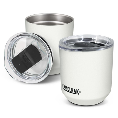 A drink bottle with a white exterior and clear lid, featuring a stainless steel interior and a logo. A drink bottle with a white exterior and clear lid, featuring a stainless steel interior and a logo.