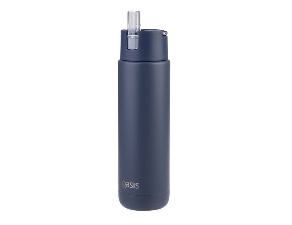 A drink bottle in navy blue, featuring a lid with a spout. It has branding on the side.