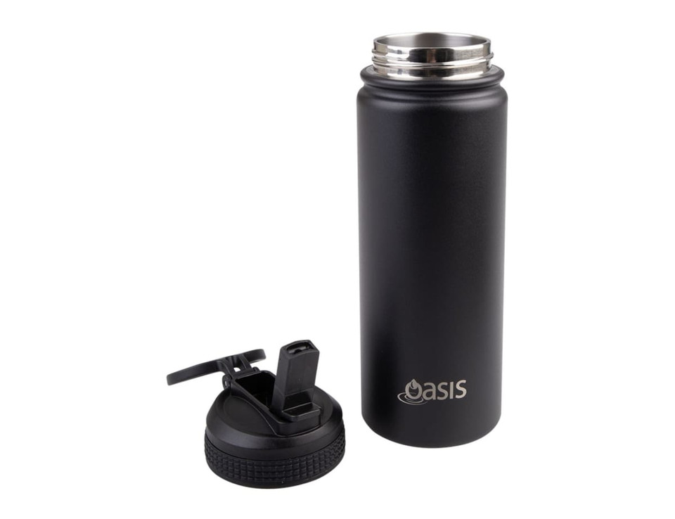 A drink bottle in matte black with a removable spout lid and a logo. Made for vacuum insulation.