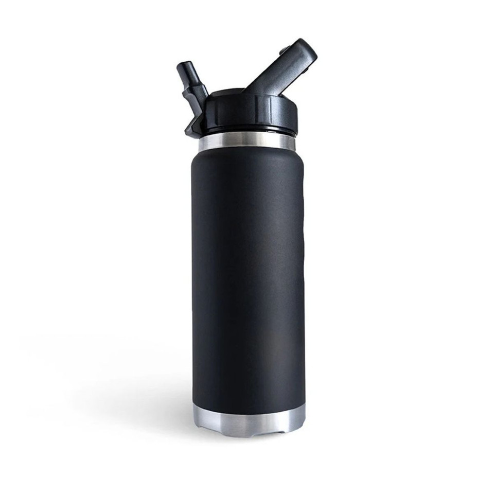 Front angled view of a matte black fridgy® 780ml insulated water bottle featuring a flip-up straw lid, sleek cylindrical design, and stainless steel base accents.