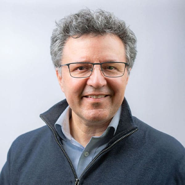 Alejandro Tearney