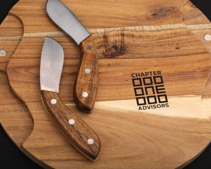Custom circle wooden cheese-board and knives