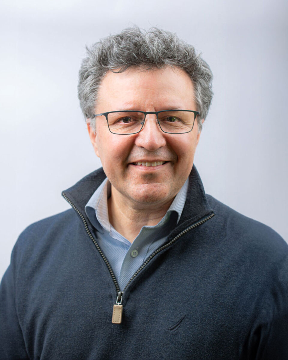 Alejandro Tearney