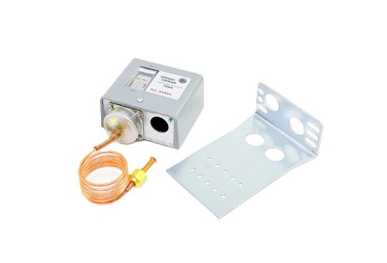 Johnson P70AB-2C Low Pressure Control 20"-100# Opens Low