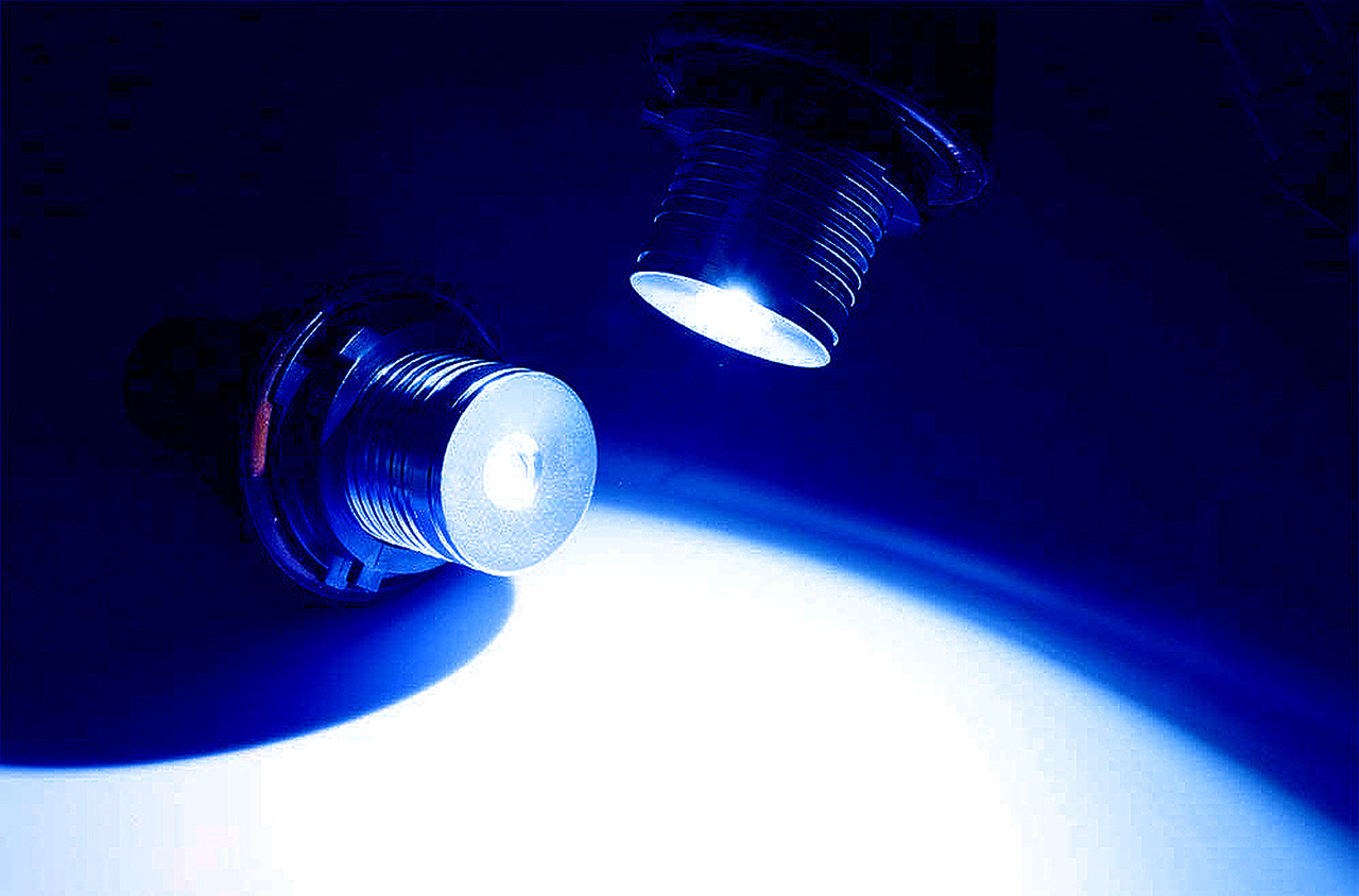 OZ-LAMPE Bleu LED de voiture intérieur,Porte Bas Lampe Éclairage de coffre  à LED Eclairage de Porte pour BMW E81 E87 E60 E61 E63 E64 E65 F01 F02 X5  E70 X6 E71 Z4