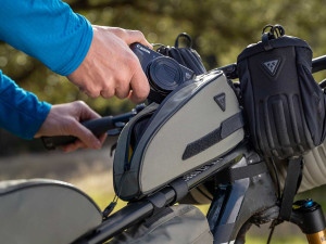 Topeak Toploader 0.75L Top Tube Bag for Adventure and Bikepacking Topeak Toploader 0.75L Top Tube Bag for Adventure and Bikepacking