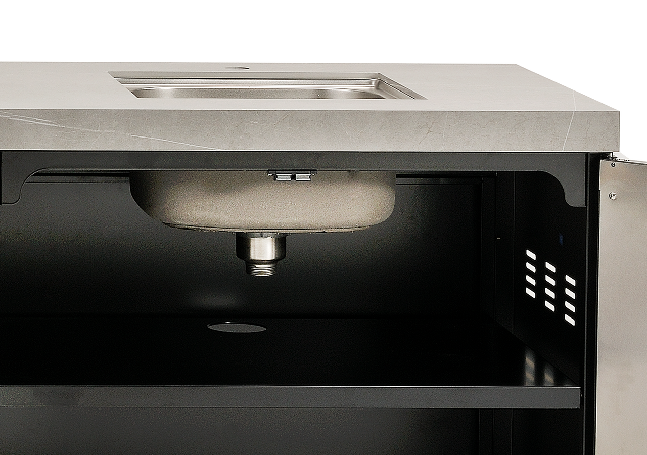 Crossray Outdoor Kitchen 4 Burner BBQ, Double fridge and Storage & Sink