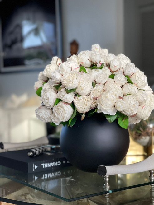 English Roses in Matte Black Fishbowl Vase