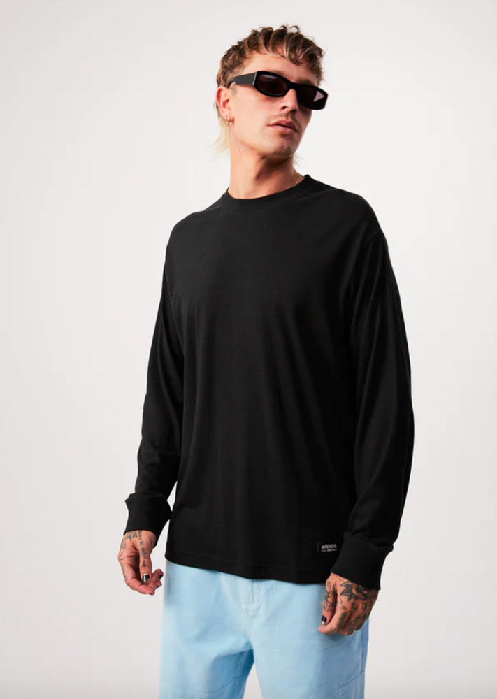 Essential Long Sleeve T Shirt In Organic Cotton