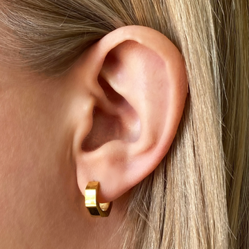 Ever Momentum Geometric Huggie Earrings - Gold