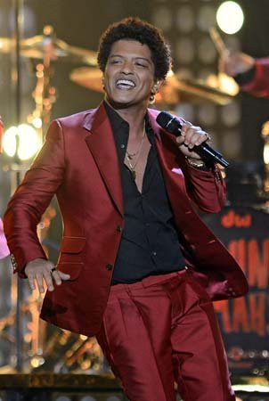 Bruno Mars sings - custom DTF transfer
