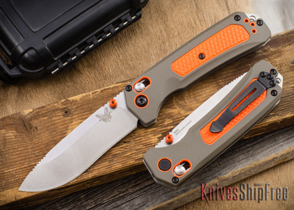 Benchmade Knives: 15061 Grizzly Ridge - Versaflex - CPM-S30V - AXIS Lock