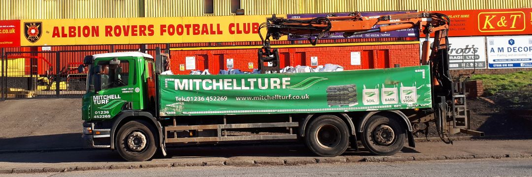 hiab-crane-delivery-bulk-bag-aggregates-glasgow-edinburgh-mitchell-turf.jpg