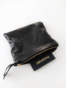 LEATHER POUCH / BLACK