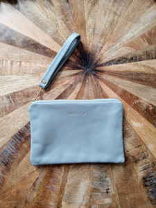 KELLEY DEMI WRISTLET / GRAY