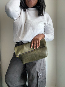 VIVIAN ROLL DOWN/FOLDOVER CLUTCH
