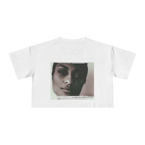 SHE DAYDREAMS CROP TEE