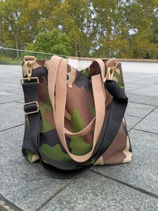 CAMO POP TOTE/ WHEAT + BLACK