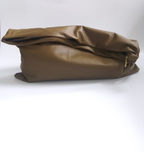 BIG GIRL KELLEY CLUTCH / OLIVE
