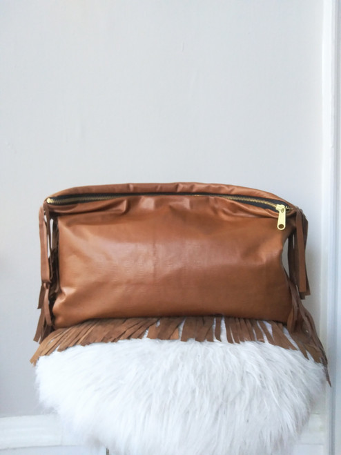 BIG GIRL KELLEY CLUTCH / COGNAC FRINGE BIG GIRL KELLEY CLUTCH / COGNAC FRINGE