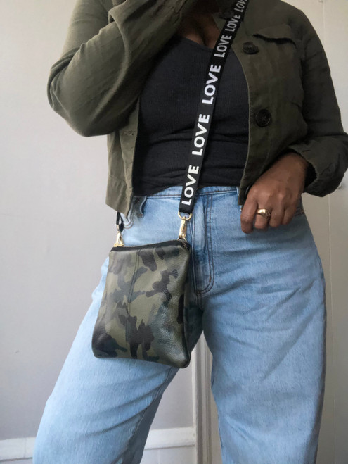 STAR CAMO CROSSBODY