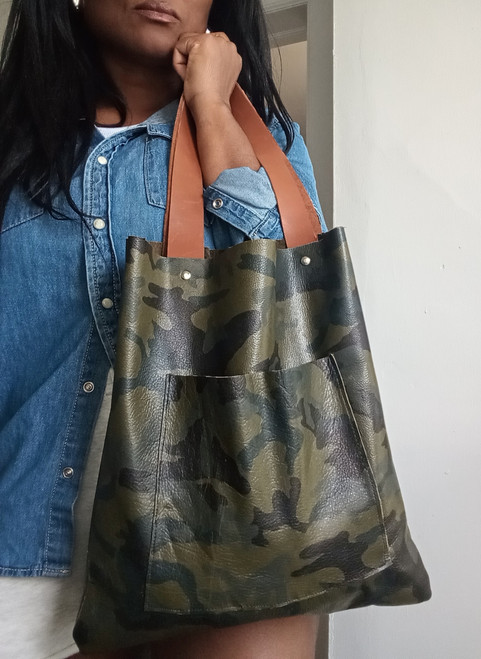 CITY TOTE/CAMO