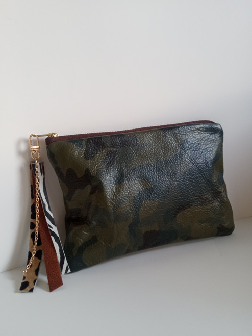DEMI LEATHER CAMO CLUTCH