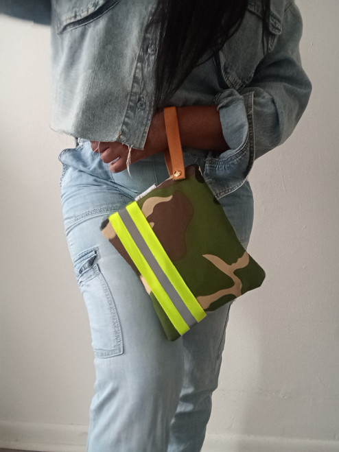 CAMO POP WRISTLET CLUTCH / NO.2