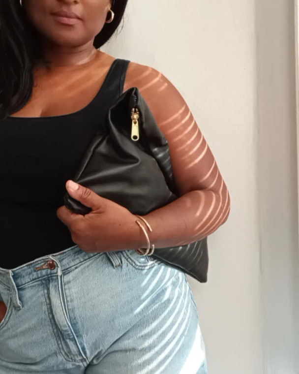 BIG GIRL KELLEY CLUTCH / BLACK