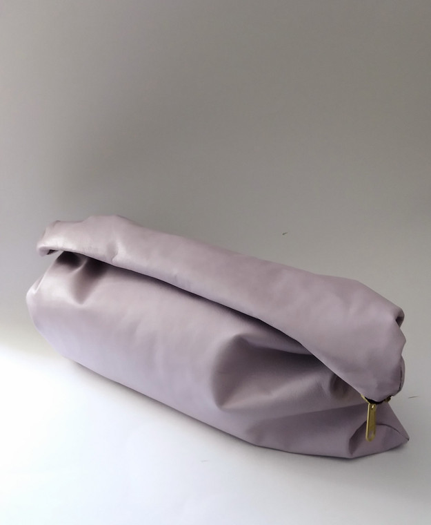 BIG GIRL KELLEY CLUTCH / LILAC