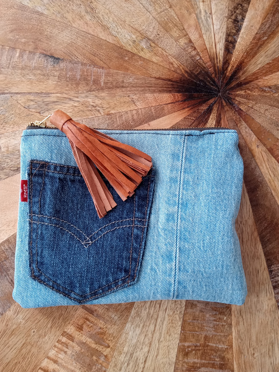 UPCYCLED DENIM ACCESSORY POUCH