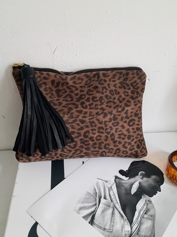 LEOPARD TASSEL CLUTCH