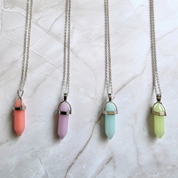 Necklaces: Handmade designs for everyday wear or special occasions.