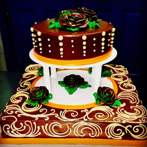 Chocolate Roses Tiered Cake (Model# 62701)