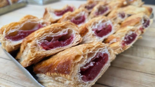 Pastelitos de Guayaba, guava paste in flaky puff pastry