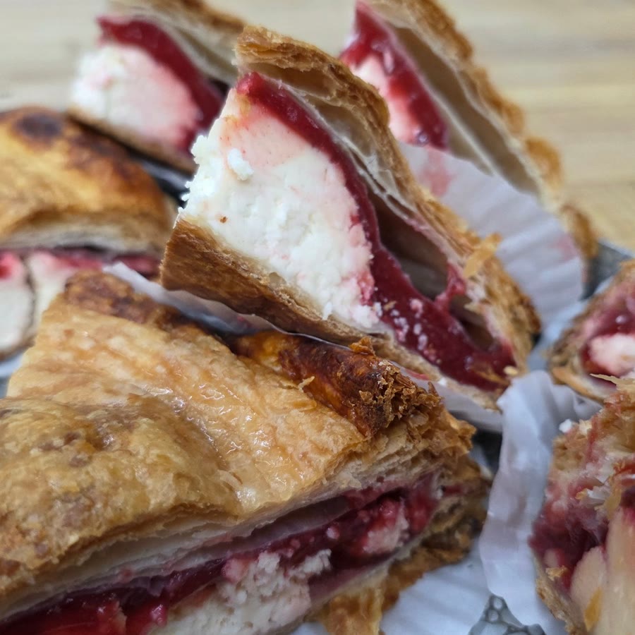 Guava and cheese pastelitos