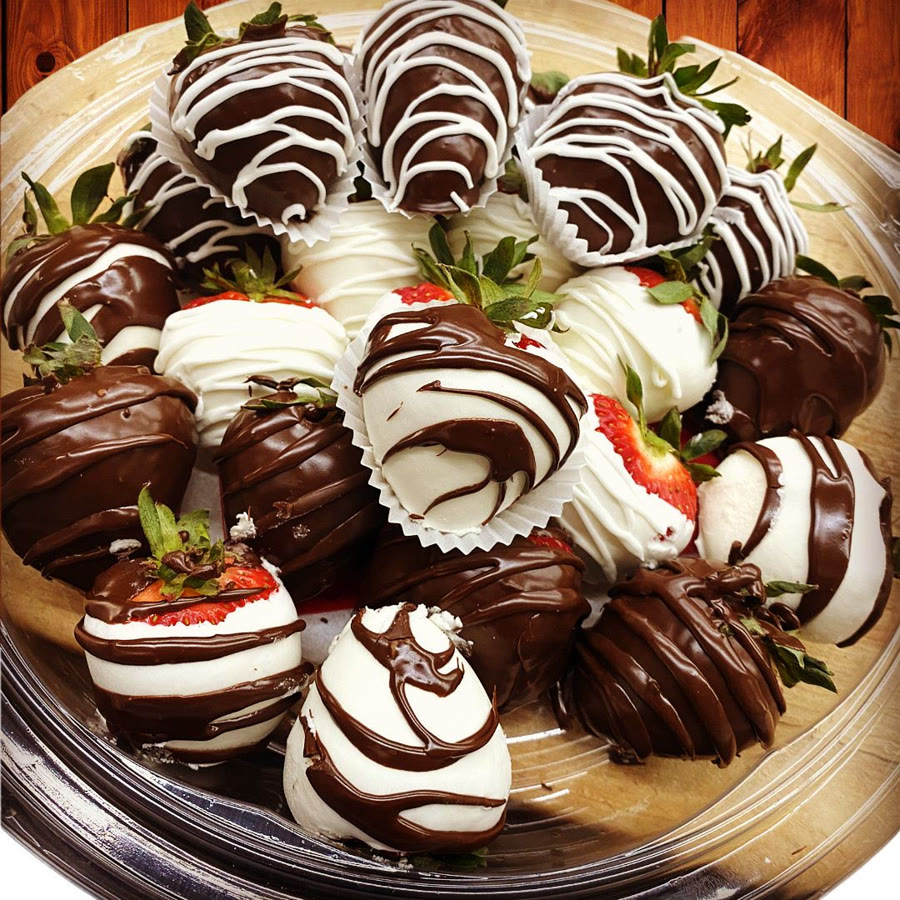Chocolate covered strawberries in dark and white chocolate