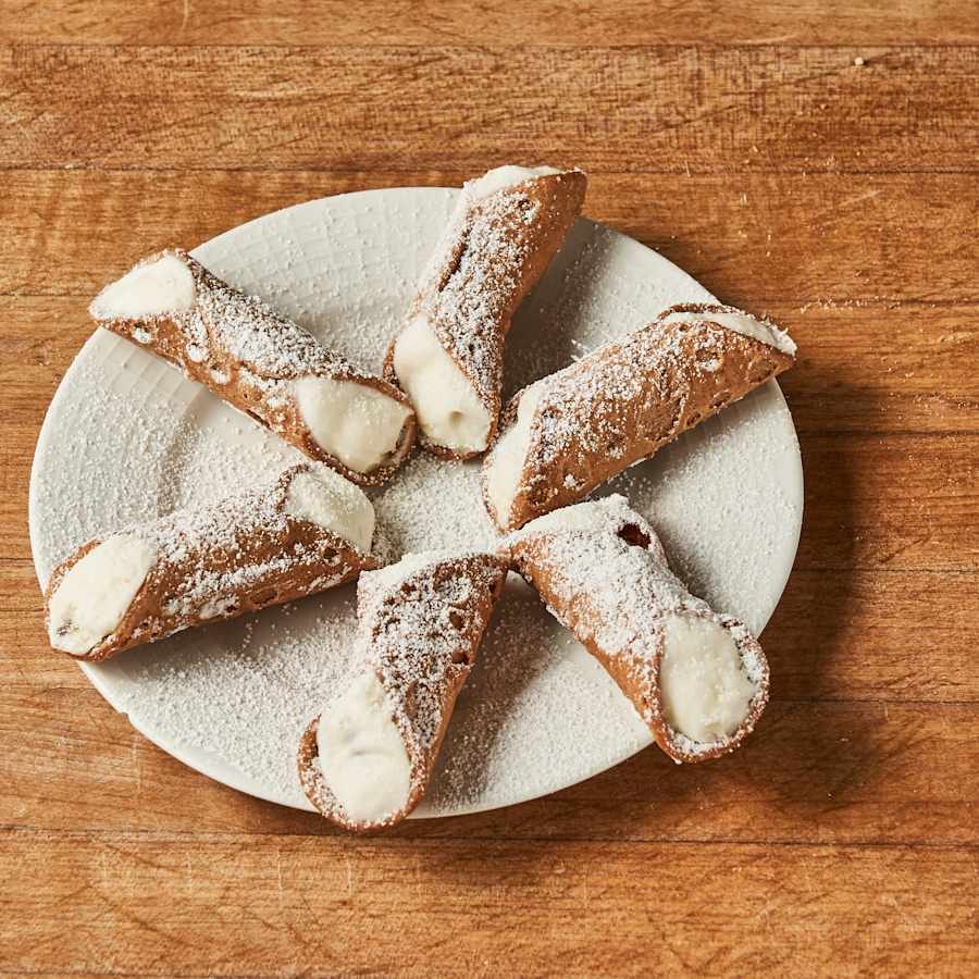 Cannoli dusted with powdered sugar