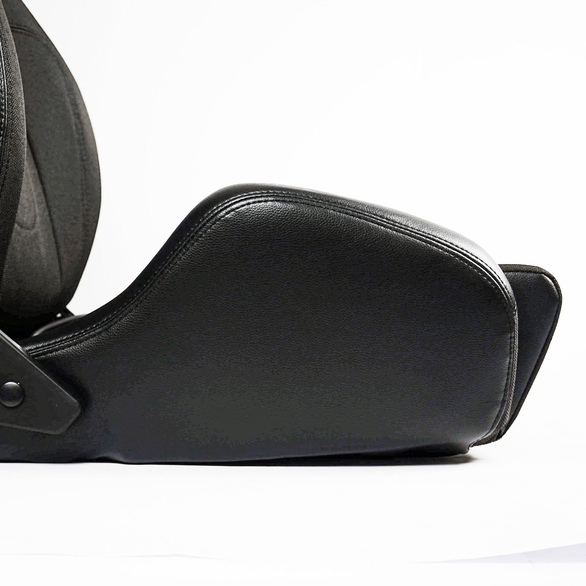 SAAS Seat Sports 4x4 Black PU / Black Cloth A.D.R