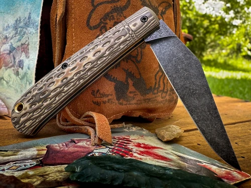Marshland Trapper Apache *Knapped*(Jigged Tobacco Richlite w/ Roux Paper Micarta Arrowhead Shield/Blackout Blade) Custom Drop