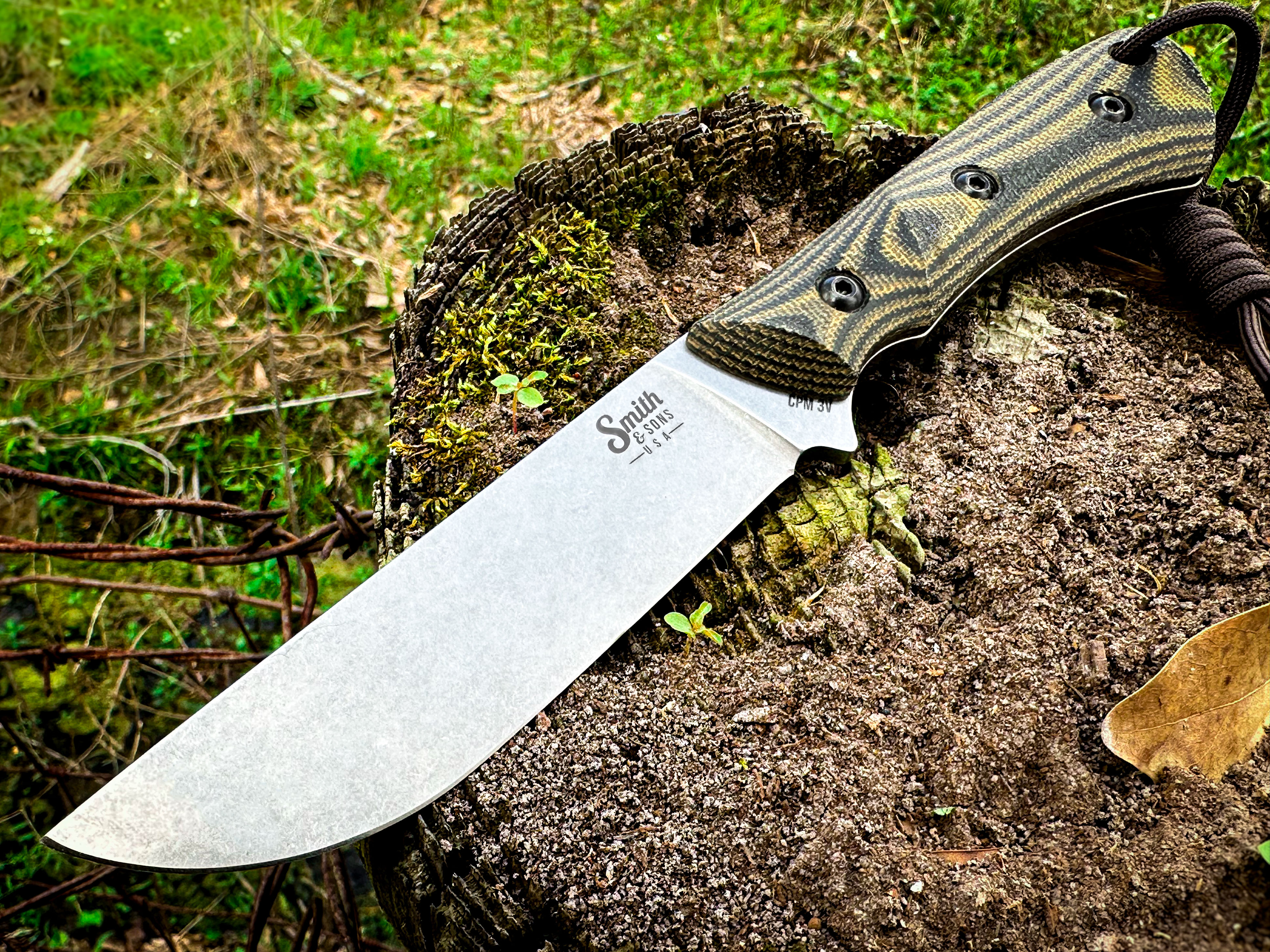 Does anyone know if there is a real world version of the utility knife from  Sons of the Forest? : r/knives