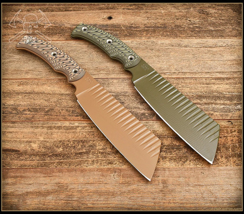 RMJ Tactical Da Choppa fixed blade knife - 2 color variations shown out of sheath obverse.  OD Green 80CRV2 steel plain edge blade.  Dirty Olive G-10 handle.
For reference only.