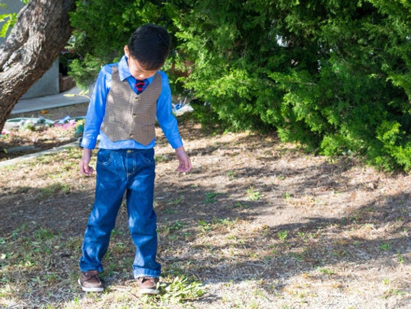 4-piece Checkered Vest, Blue Shirt, Jeans, Tie Set